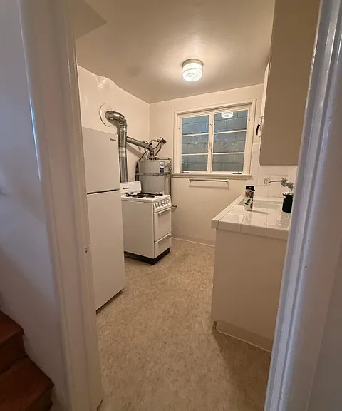 2524 J St — Photo 5