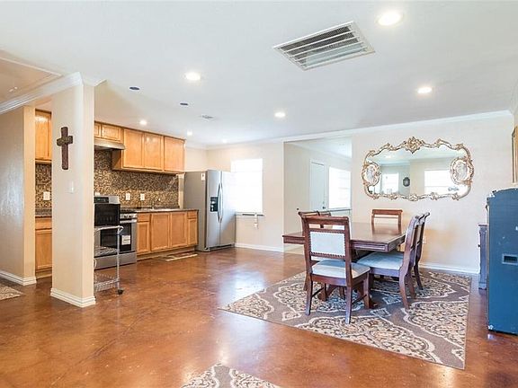 3rd image of 4214 Princeton Dr