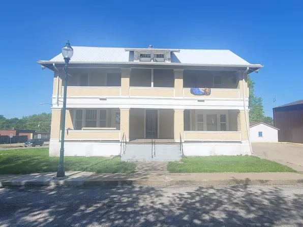 102 N 12th St, Centerville, IA 52544