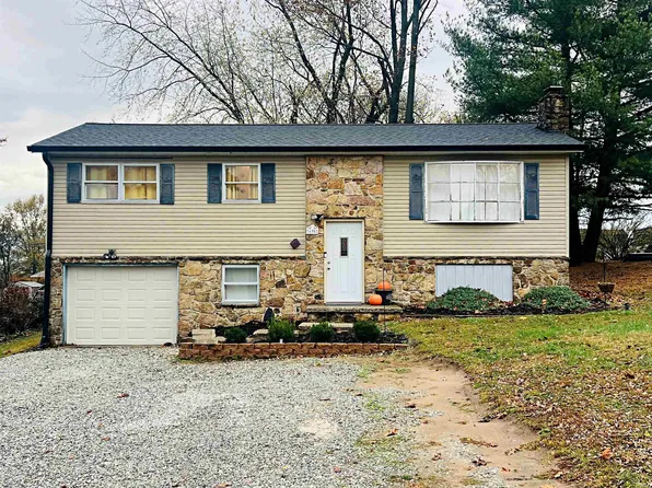 635 Lincoln Dr, Bloomfield, IN 47424