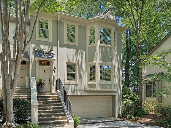 2nd image of 1207 Brookhaven Park Pl