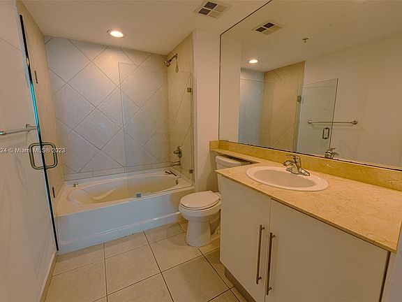 5th image of 325 Biscayne Blvd #3622