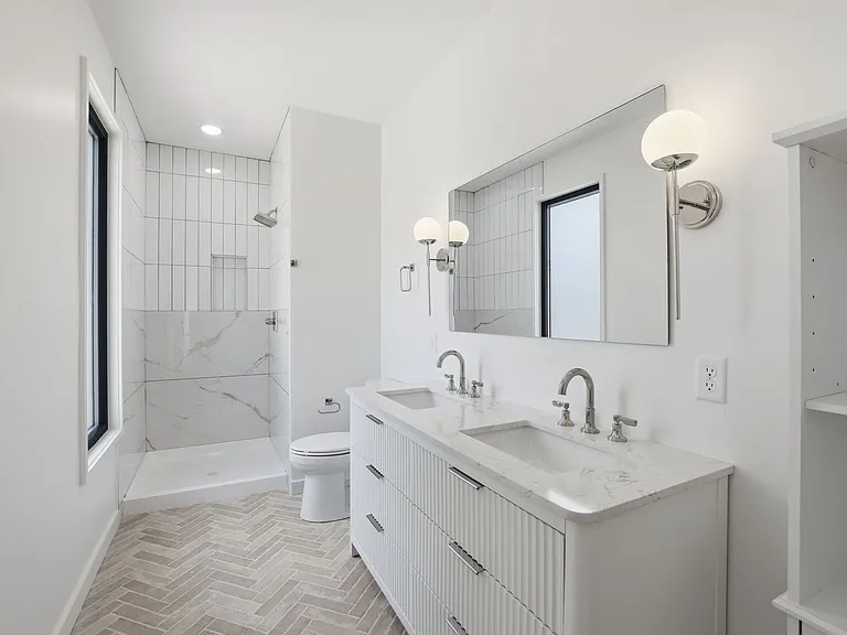 427 Ankara Ct — Photo 17