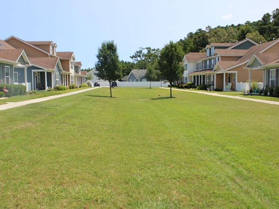 2nd image of 2119 Martlet Ln