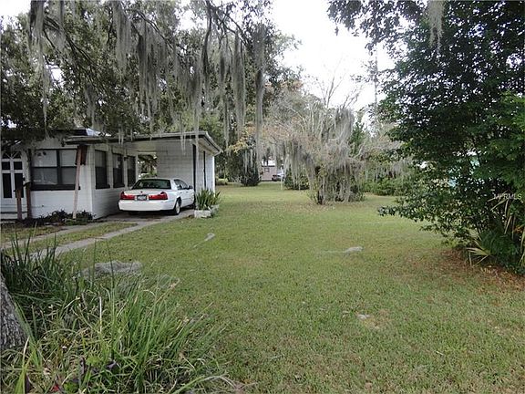 2nd image of 2110 Magnolia St E