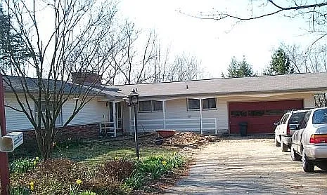 312 E Lookout Ln photo 1