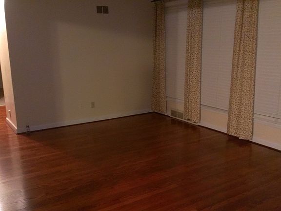 4th image of 11 Radford Dr
