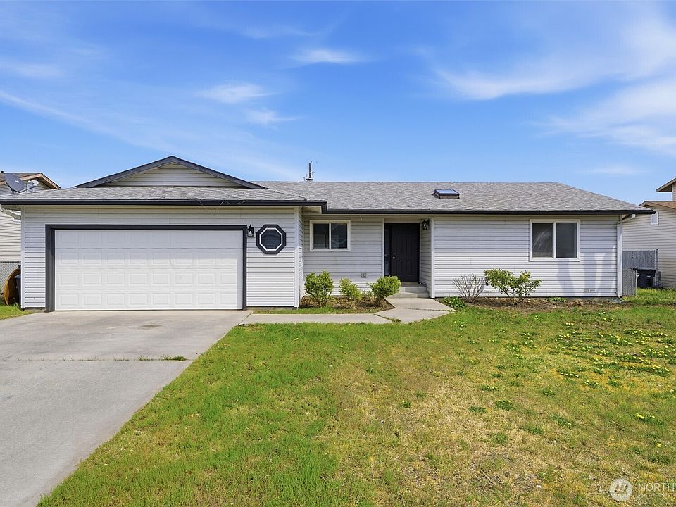 1st image of 725 NW Sunburst Court