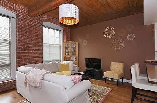 3rd image of 14 Sanford St Unit 18