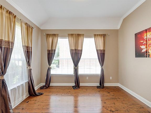 4th image of 2507 Westerlake Dr