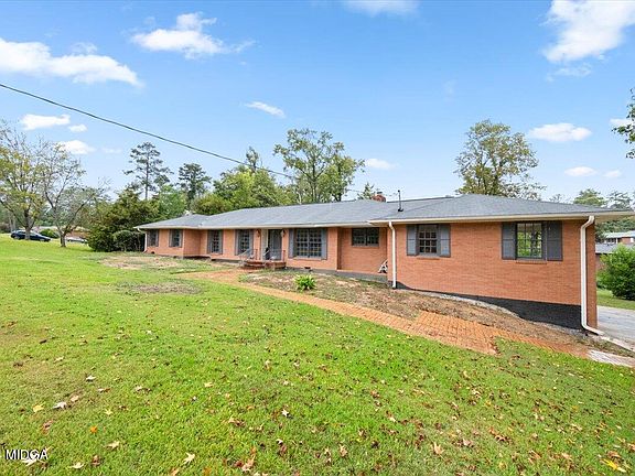 2nd image of 2919 Thornwood Dr