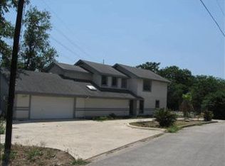 1142 Hillcrest Dr, New Braunfels, TX 78130