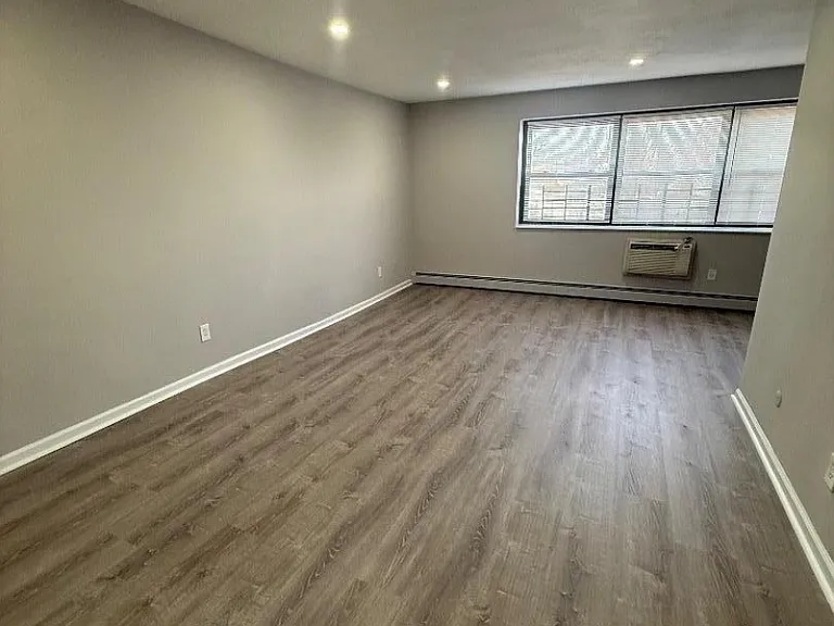 168 Washington St #3C — Photo 4