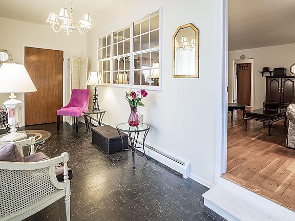 4th image of 23 Saint Moritz Pl