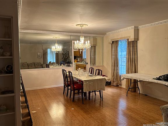 5th image of 115 PARK DR