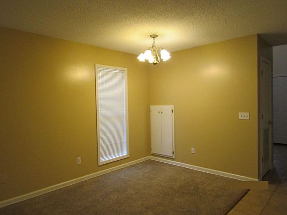 4th image of 135 Woodberry Dr