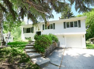511 Terrace Dr, Grand Forks, ND 58201