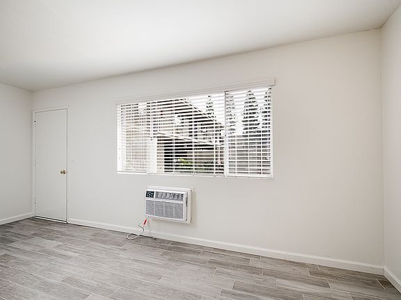 2nd image of 260 W Cypress Ave W #1B-1Ba