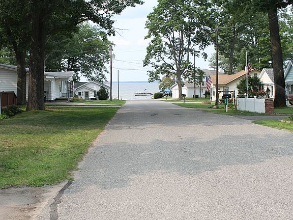 4th image of 313 Beverly Dr