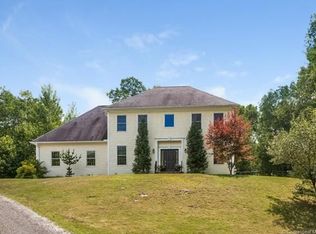 288 County Rd, Madison, CT 06443