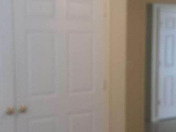 5th image of 219 Gloria St
