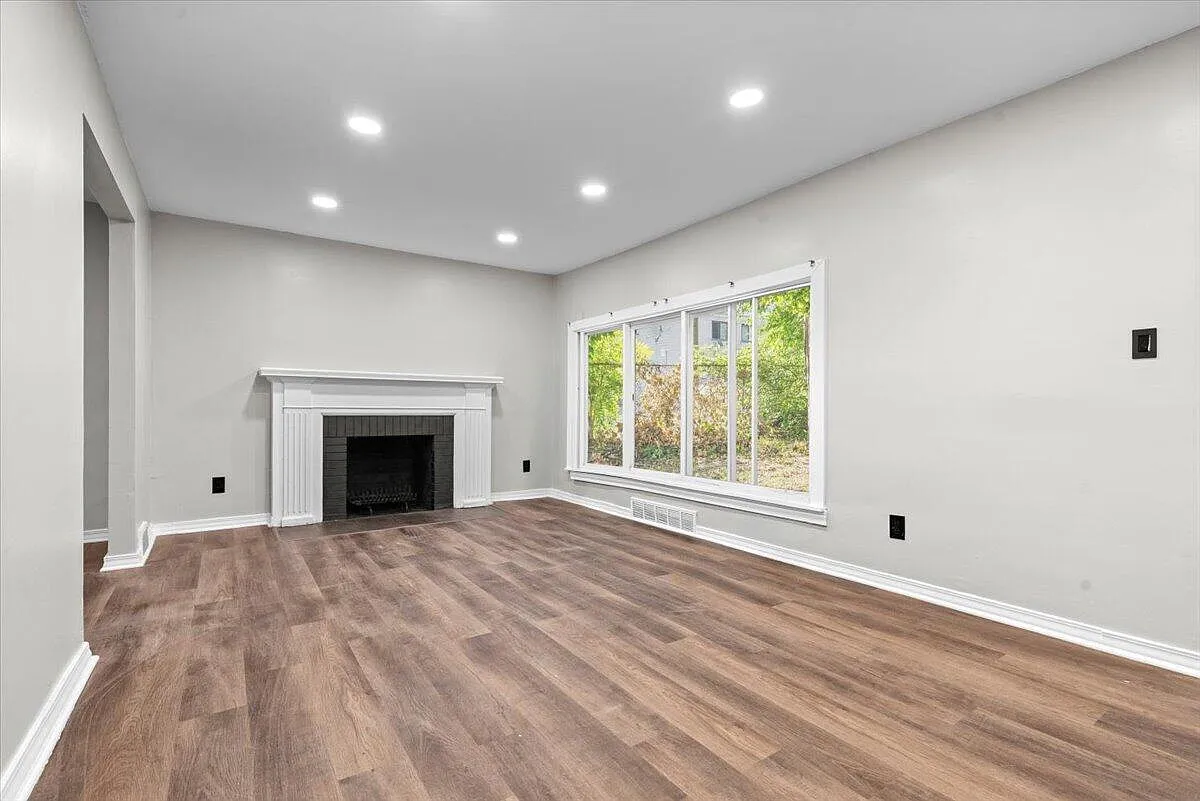 4 bed, 2.0 bath, 1537 sqft, $1,600 — Photo 1