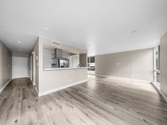 2nd image of 271 E San Antonio Dr