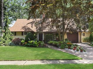 33 Range Dr, Merrick, NY 11566