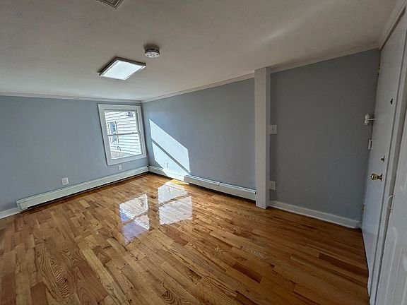 4th image of 1136 Monroe Ave #3