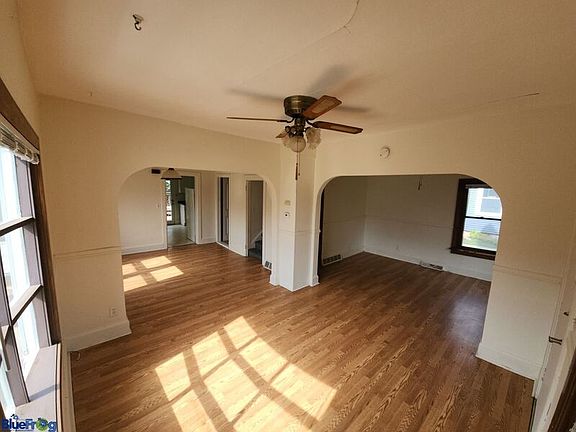 3rd image of 2009 Mount Vernon St