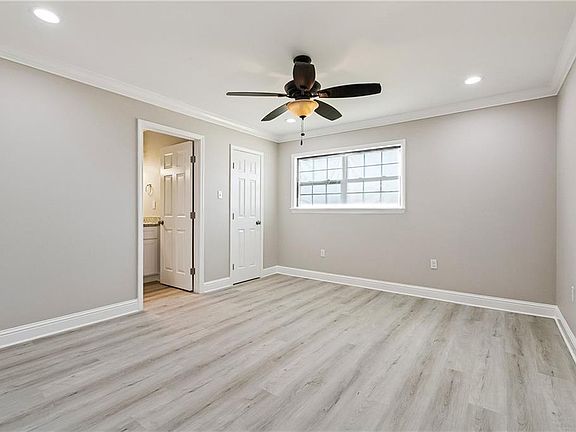 5th image of 4619 Sandalwood St
