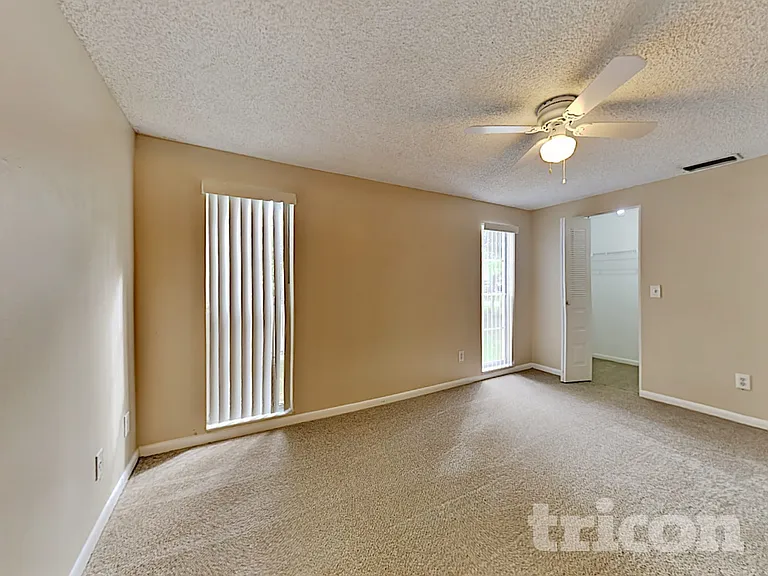 2308 Selkirk St — Photo 26