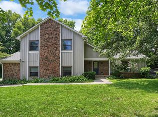 10124 Briar Creek Ln, Carmel, IN 46033