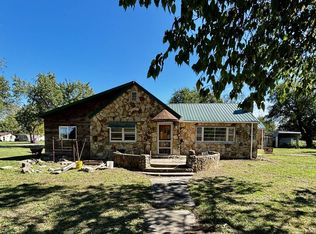 317 N 4th St, Humboldt, KS 66748