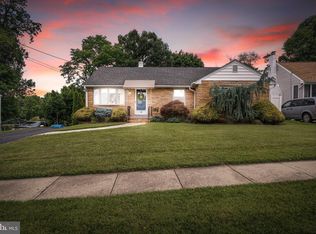 18 Middleton Dr, Hamilton, NJ 08620