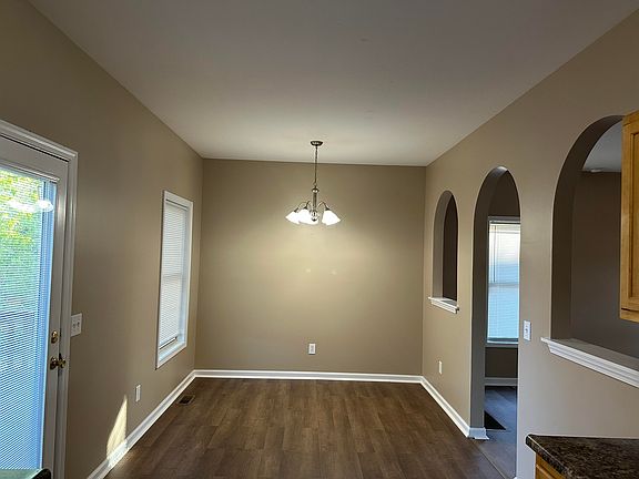 4th image of 3933 Pine Ridge Way