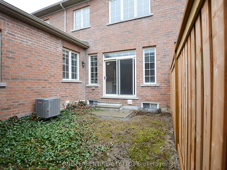 19838 Leslie St — Photo 35