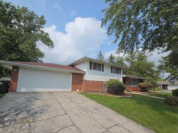 2nd image of 4100 Park Ln