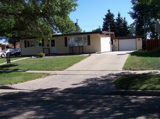 1925 Westfield Ave, Minot, ND 58701