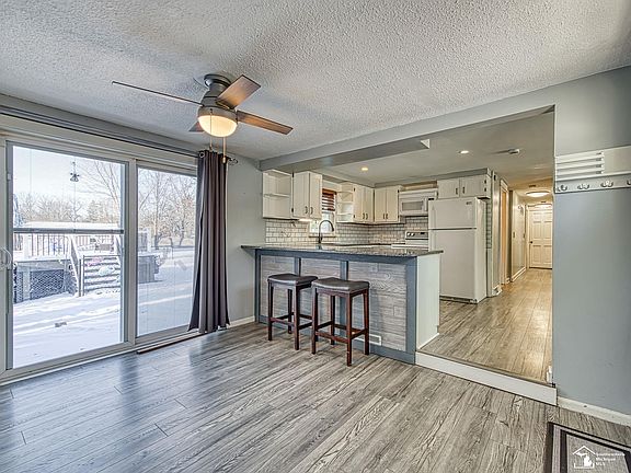 3rd image of 8485 S Stoney Creek Rd