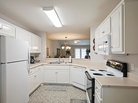 3rd image of 158 Bevington Dr