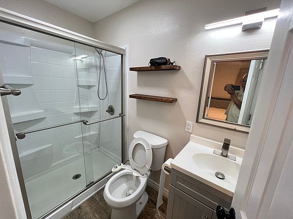 3rd image of 3046 Blakeman Ave