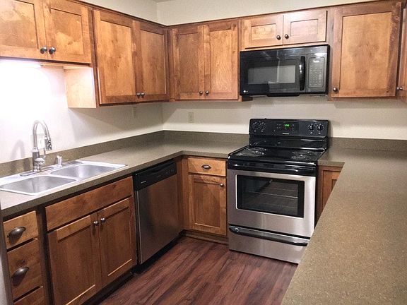 3rd image of 2811 Pembroke Ln #B13