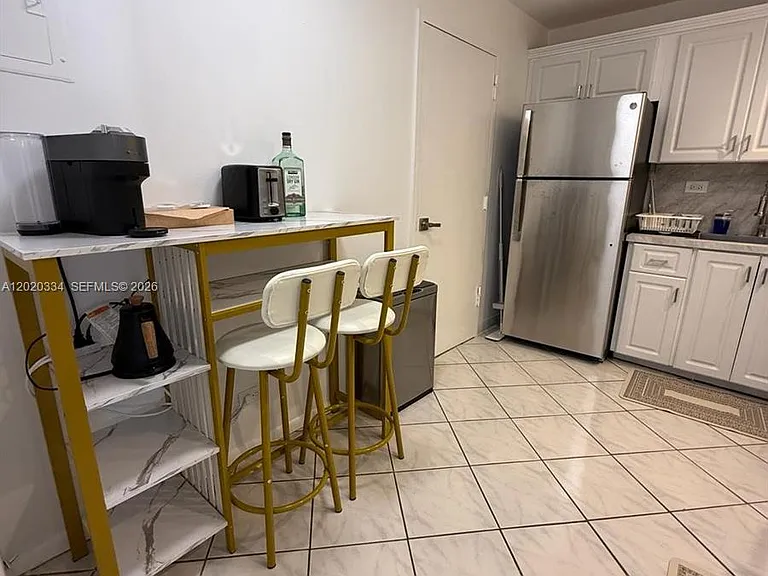6039 Collins Ave #1236 — Photo 8