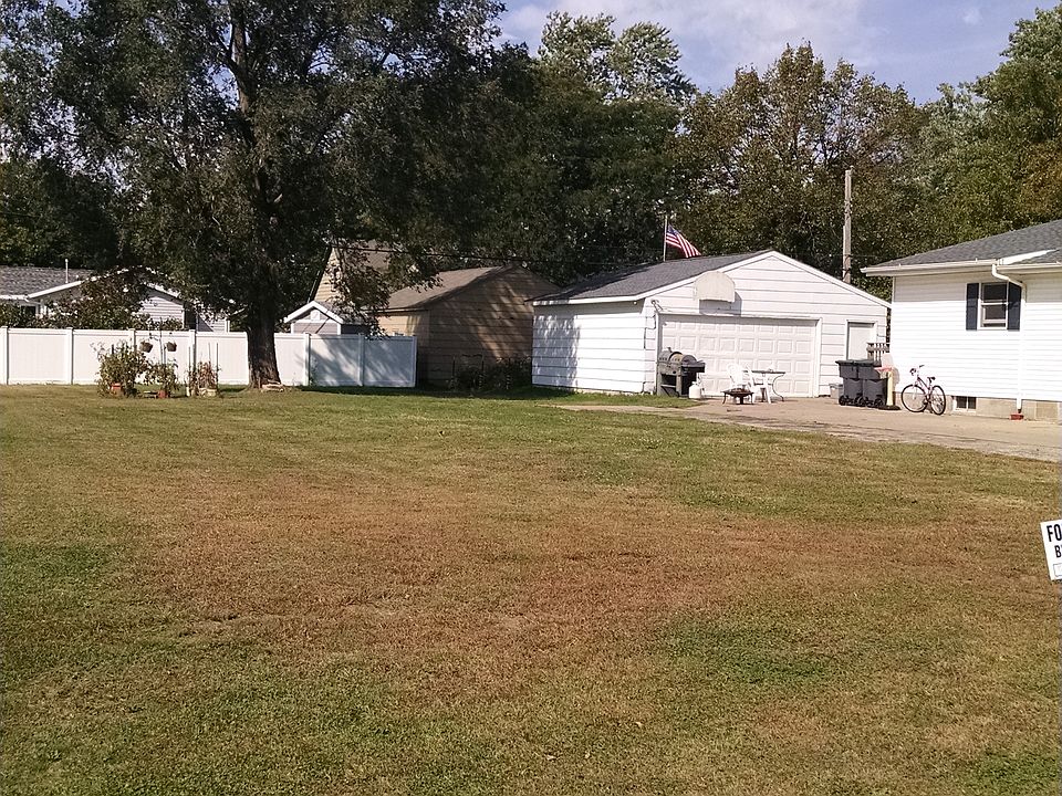 2nd image of 3042 27th St S