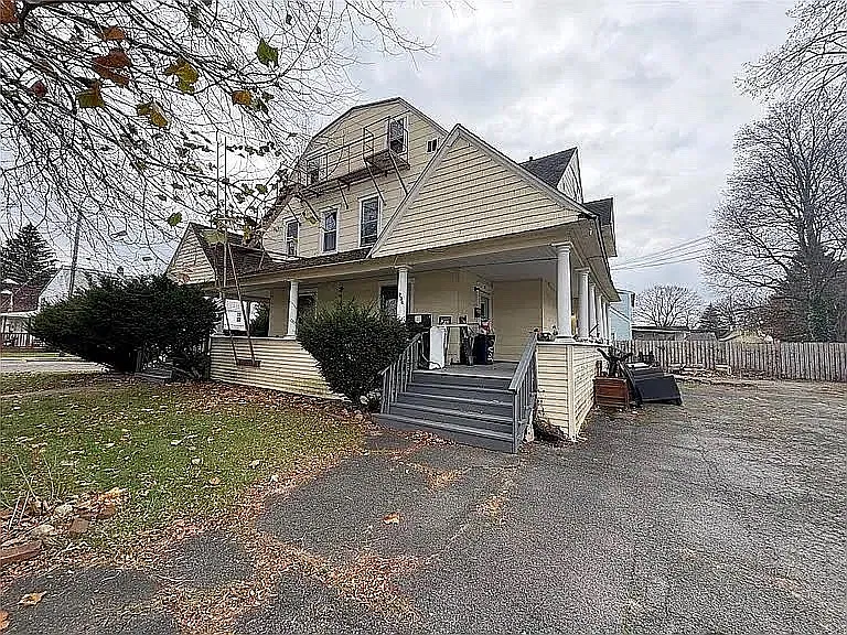 234 Ackley Ave #2B