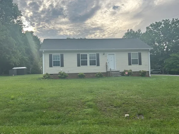199 Taylor St, Yadkinville, NC 27055