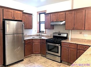 3141 35th St APT 2R, Astoria, NY 11106