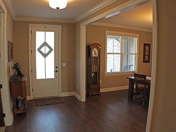 5th image of 628 Meadow Lake Dr