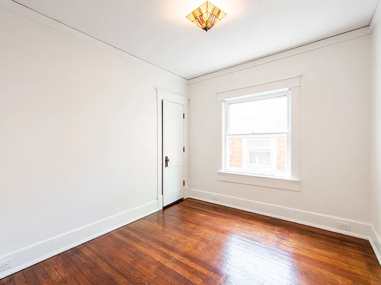 1604 Edgeland Ave — Photo 25